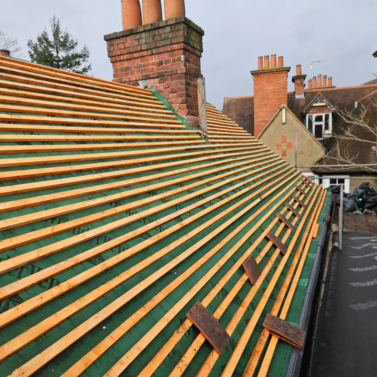 When do I need a new roof - question answered by LK roofing as they install new roof battens